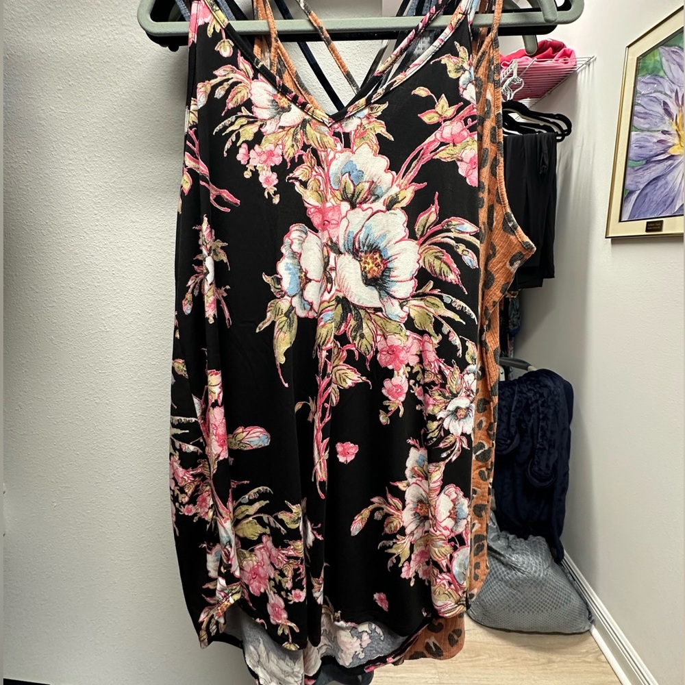 Lularoe Daniella tank top cross back camisole nwot medium